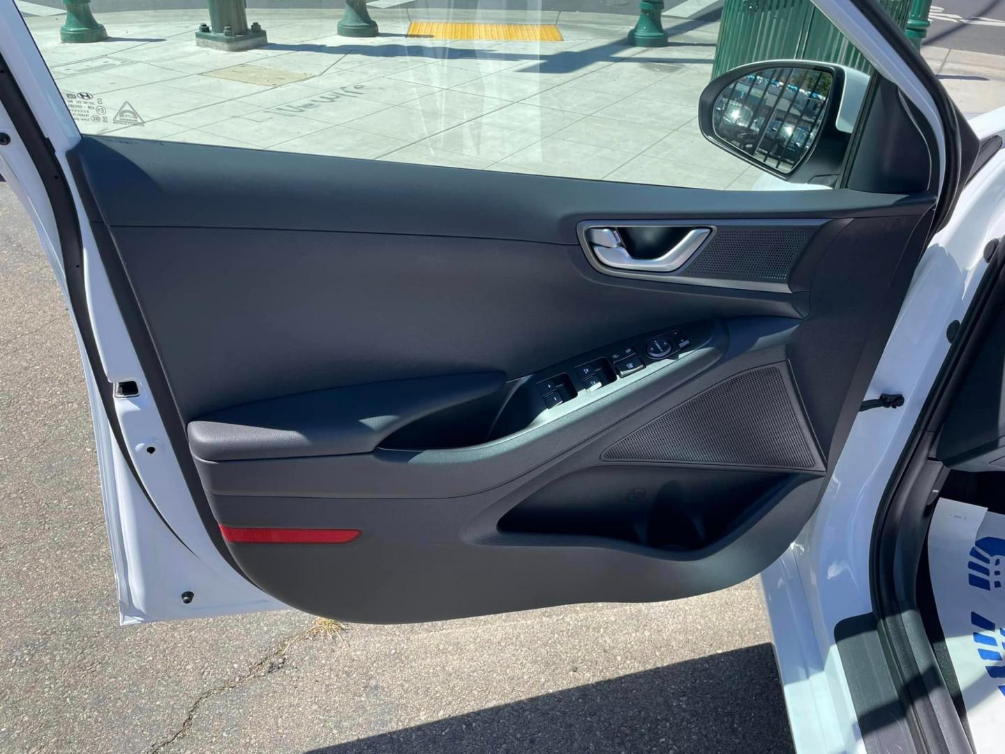 2021 WHITE /GRAY Hyundai Ioniq Plug-In Hybrid (KMHC75LD7MU) , located at 744 E Miner Ave, Stockton, CA, 95202, (209) 944-5770, 37.956863, -121.282082 - Photo#5